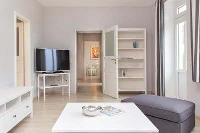 Image de Die Wohnung Martha Wurde 2020 Komplett Renoviert und neu Eingerichtet. Sie Haben Einen Wunderschönen Blick in den Gepflegten Garten und auf das Wattenmeer