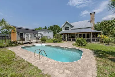 Image de Country Solitude close to the Beach by RedAwning