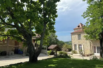 Image de Domaine de charme avec gîtes de groupe (59 pers) et piscine en campagne