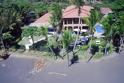 Image de Bachelor Party Beachfront Rental 13 bedrooms