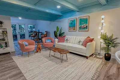 Image de Get here fast, then take it slow. . . Right — On — Siesta Beach at Condo Kokomo!