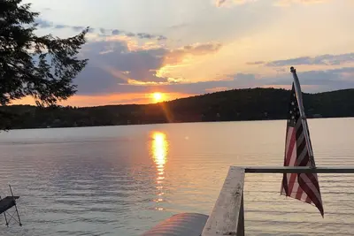 Image de Lakefront oasis with amazing sunsets