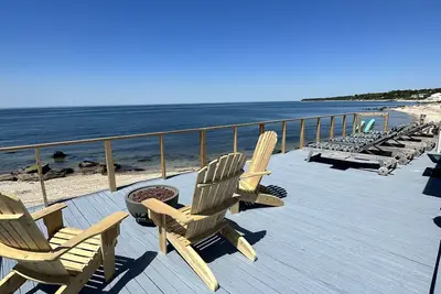 Image de Gorgeous Greenport Beach House right on the Sound! Breathtaking views