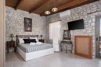 Image de Alkistis Rustic Chalet With Shared Pool, Garden, Bbq, Close to Sandy Beach