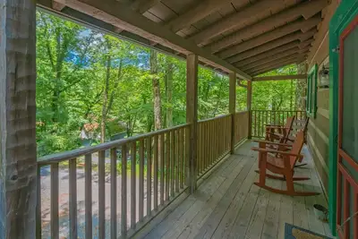 Image de Cozy Cabin #33 - Sleeps 6 - Full kitchen + fireplace - between Boone & Blowing Rock Nc