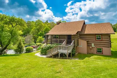 Image de Cozy Cabin #3 - Sleeps 4 - Full kitchen + fireplace - between Boone & Blowing Rock Nc