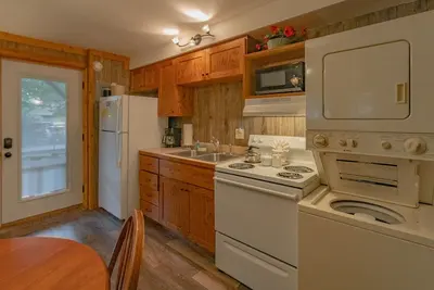 Image de Cozy Studio Cabin #39- Sleeps 4 - Full kitchen + fireplace - between Boone & Blowing Rock Nc