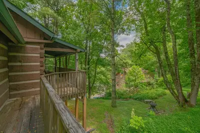 Image de Cozy Cabin #32- Sleeps 6 - Full kitchen + fireplace - between Boone & Blowing Rock Nc
