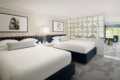 Image de Explore the famous Sunset Strip! Spacious Suite with Balcony & Kitchenette! Pool
