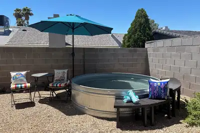 Image de Cowboy Pool with games galore! Close to downtown Fremont street and speedway