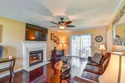 Image de Roomy Fayetteville Home Rental w/ Screened Porch!