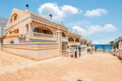 Image de Superbe maison à Elche avec WiFi