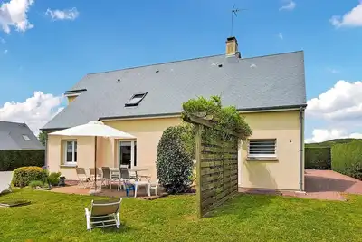 Image de Belle maison à Créances avec WiFi