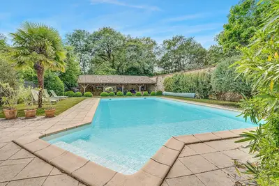 Image de Gorgeous home in Nieul Le Dolent