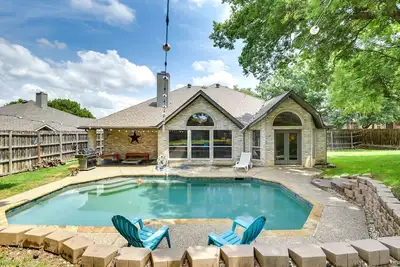 Image de Spacious Flower Mound Home in Central Location!