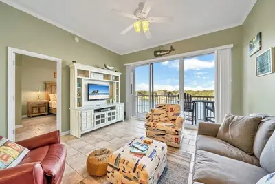Image de Live A Dream Large 2br Top Floor Waterfront Condo