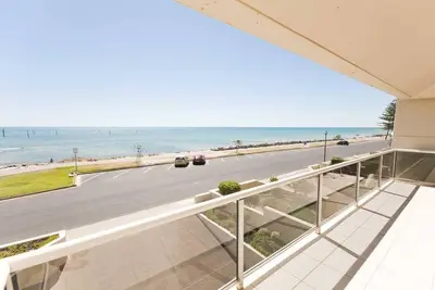 Image de On The Beach - Glenelg, Sea Views, Cafes, Shopping