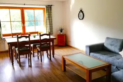 Image de Ferienwohnung 100qm, Balkon, 2 Schlafzimmer, Wohnzimmer, Badewanne, Bergblick, Wlan, max 4 Pers