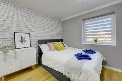 Image de Stylish 2 bed house with parking in rugby