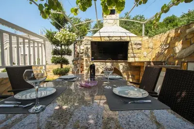 Image de Appartement de deux chambres avec la terrasse Trogir (A-21466-c)