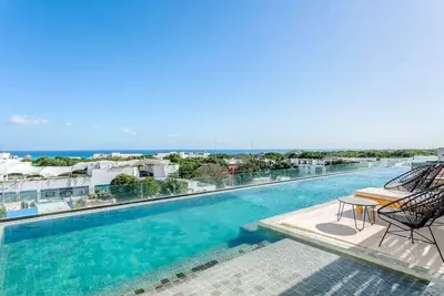 Image de Oceanview Rooftop Pool | Gym | Cafe | Parking
