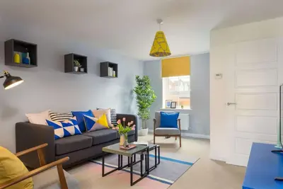 Quayside House · 3 Bed | Coventry Centre House | w/ parking  | 350Mbp wifi