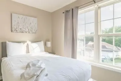 Image de Minutes to Ft Moore! Two-Story Oasis, Moore Bliss