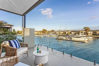 Image de Waterfront Martha Cove Getaway, 250m from beach