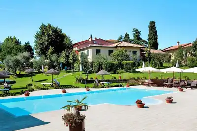 Image de Appartement à Vinci avec piscine et spa