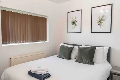 Comfortable and Convenient 3 Br House with Parking