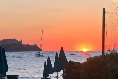 Image de Your home 50 m from the sea