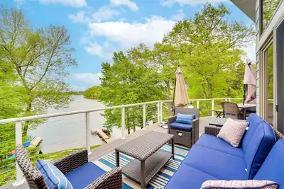 Image de Wisconsin Vacation Rental w\/ Fire Pit on Long Lake
