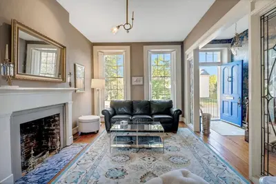 Image de Historic Petersburg Row Home