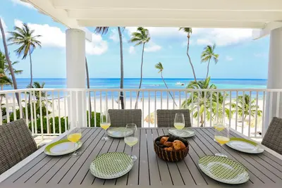 Image de Playa Turquesa G-302 Premier Beachfront Frontline Ocean View 100mbps Wifi