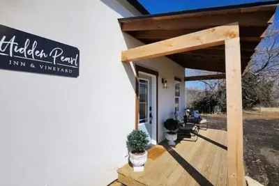 Image de Vineyard View Countryside Cottage(2suites\/sleeps6)