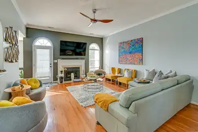 Image de Hope Mills Family Home w/ Huge Backyard!