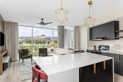 Image de 2bd/Atlanta - Downtown w/Rooftop Pool and Pool Bar!