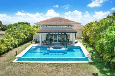 Image de Buganvilla 388: Cozy and family friendly golf villa with pool, Jacuzzi & staff