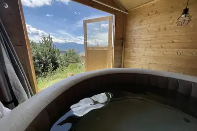 Image de Appartement avec jacuzzi et jardin privatif