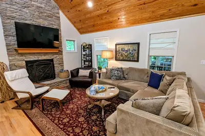 Image de Hidden Woods Cottage - Jamestown, Boat Parking & Pet friendly