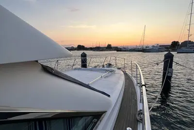 Image de Navï, yacht à Sète pour 2 à 8 personnes idéal pour les couples et petits groupes