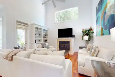 Image de Incredible, dog-friendly home with Pack-N-Play, full kitchen, patio & beach gear