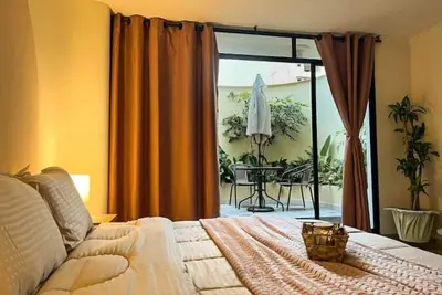 Image de Cozy Haven: A Relaxing Living Room Retreat