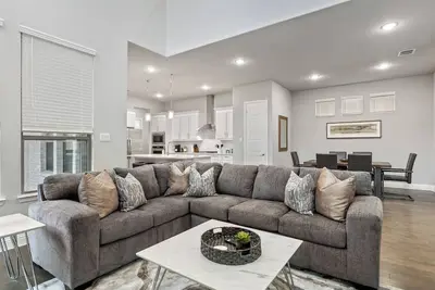 Image de Tch - Spacious 4bd/3. 5ba in Fairview with Office
