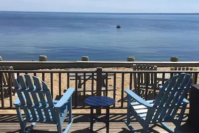 Image de Charming Coastal Escape On The Beach With Bay Views
