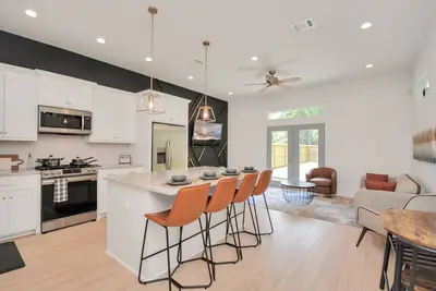 Image de New modern 3bd & 2. 5 bath mins from Downtown & Houston Airport