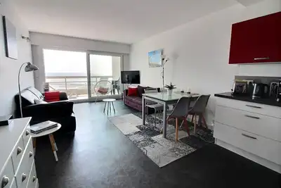Image de Dauphins F4 : Appartement 1 chambre, vue mer, 4ème étage, pour 2 à 4 personnes max