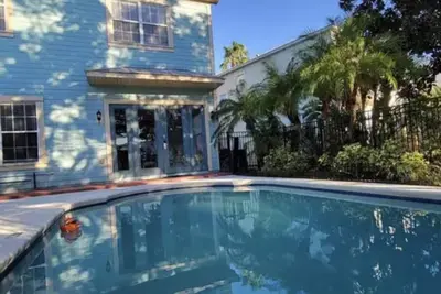 Image de Beautiful lakefront home with private pool in Reunion only 6 miles from Disney