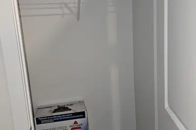 Image de Praise bethel -Homely walkout suite in Yyc