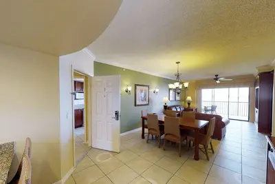 Image de Orlando Resort Villa 10min From Disney World 2 Bed-2 Bath Full Kitchen Sleeps 12